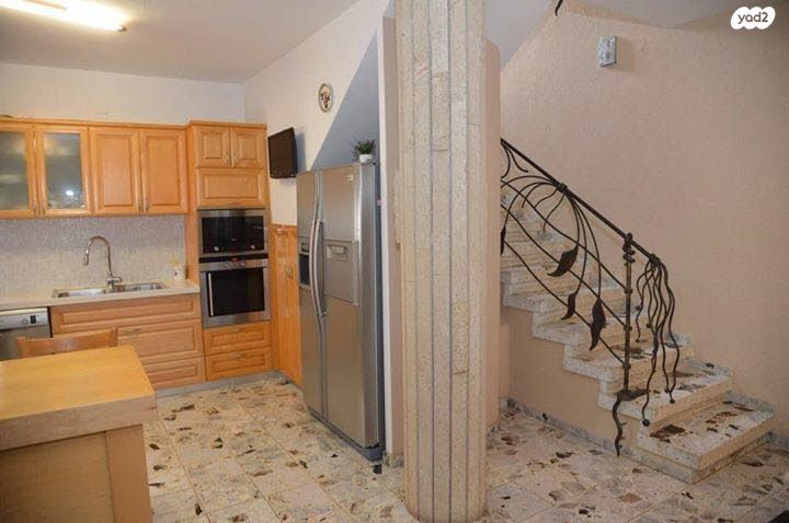 דירת גן, ההגנה, עמידר, נהריה