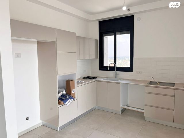 דירה, אמנון ליפקין שחק, נוף הטיילת, נתניה