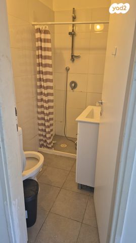 דירה, הגיבורים, העיר התחתית, ואדי סאליב, חיפה