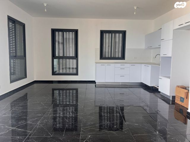 דירה, אמנון ליפקין שחק, נתניה