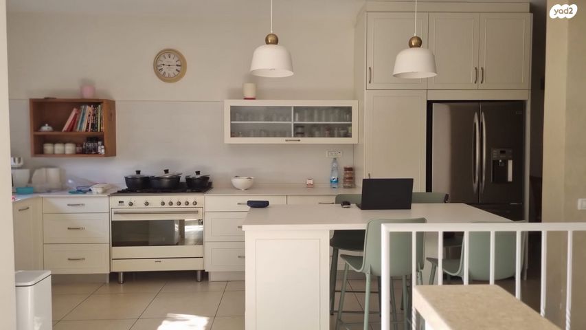 דירת גן, אבן יהודה