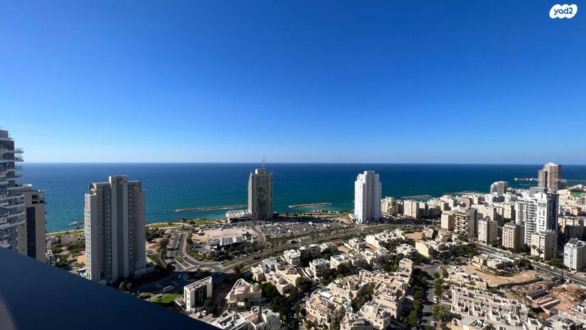 דירה, אמנון ליפקין שחק, נוף הטיילת, נתניה