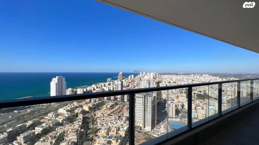 דירה, אמנון ליפקין שחק, נוף הטיילת, נתניה