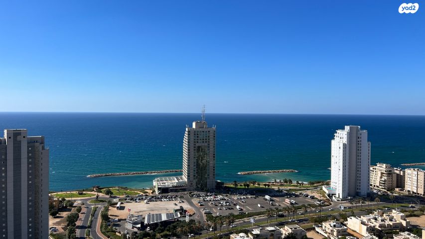 דירה, אמנון ליפקין שחק, נוף הטיילת, נתניה