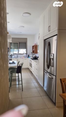 דירת גן, אבן יהודה