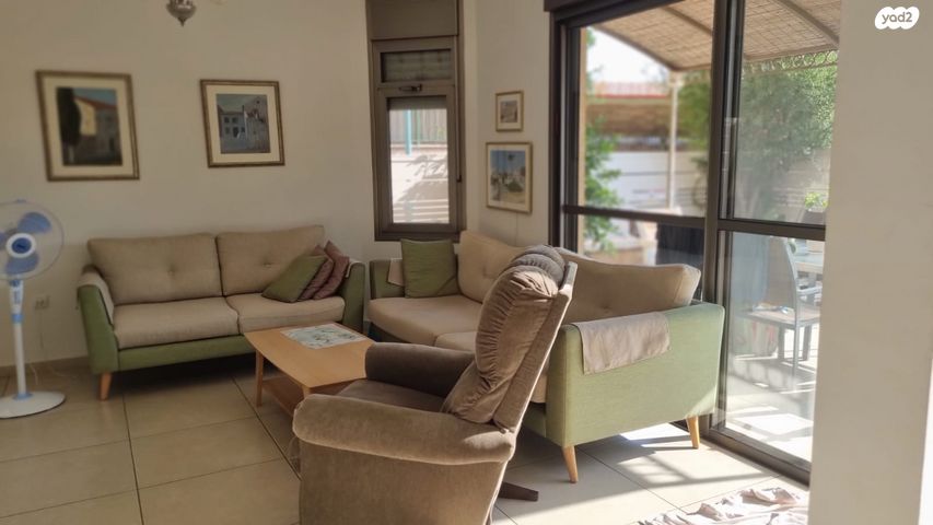 דירת גן, אבן יהודה