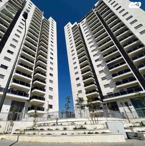 דירה, יצחק שמיר, גבעת הרקפות, קרית ביאליק