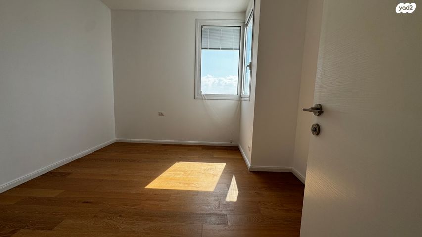 גג/ פנטהאוז, דוד המלך 8, צפון מערב מרכז העיר, נתניה