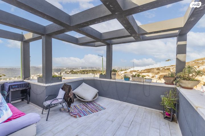 דו משפחתי, האלה, הר גילה, הר גילה