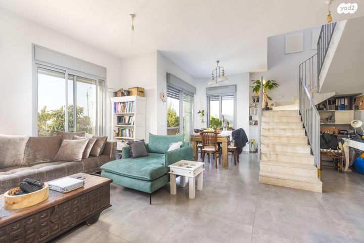 דו משפחתי, האלה, הר גילה, הר גילה