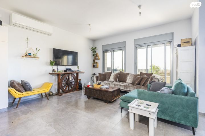 דו משפחתי, האלה, הר גילה, הר גילה