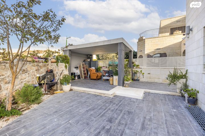 דו משפחתי, האלה, הר גילה, הר גילה