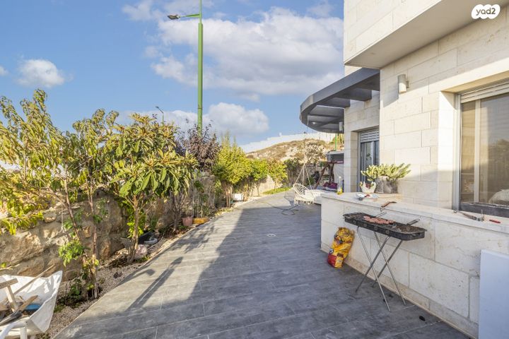 דו משפחתי, האלה, הר גילה, הר גילה