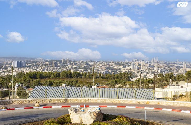 דו משפחתי, האלה, הר גילה, הר גילה