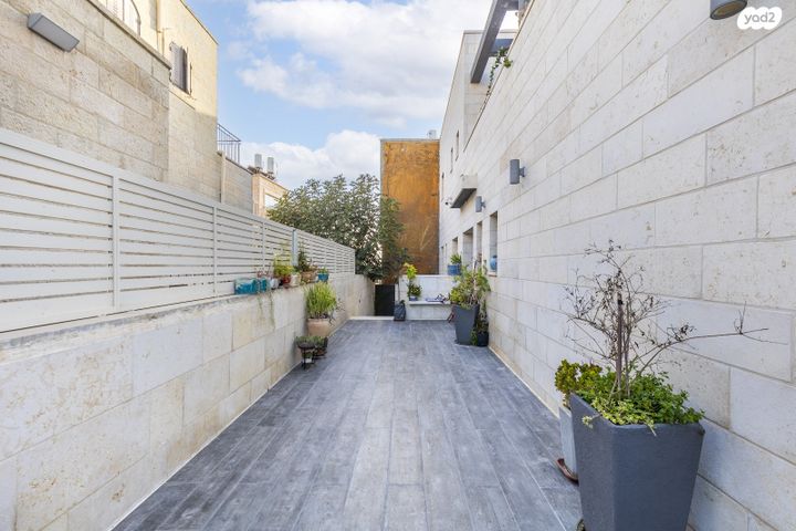 דו משפחתי, האלה, הר גילה, הר גילה