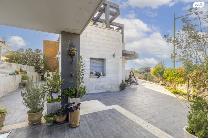 דו משפחתי, האלה, הר גילה, הר גילה