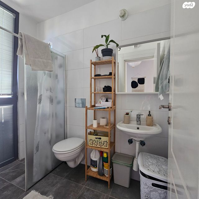 גג/ פנטהאוז, הקונגרס 17, תל אביב יפו