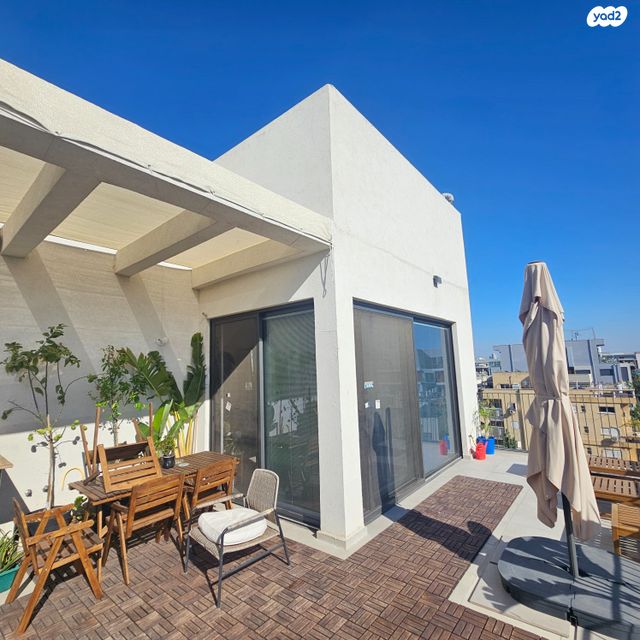 גג/ פנטהאוז, הקונגרס 17, תל אביב יפו