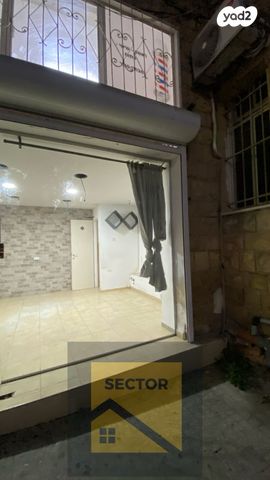 חנויות/ שטח מסחרי