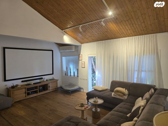 בית פרטי/ קוטג', נווה רום, רמת השרון