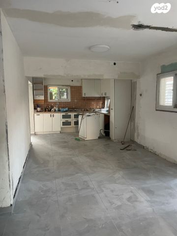 בית פרטי/ קוטג', פרדסיה