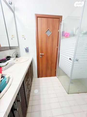 דירה, פנחס לבון 6, שיכון ותיקים, חולון