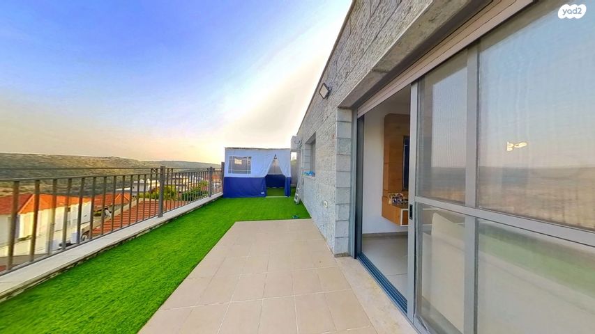 דירת גן, הברוש, קרני שומרון