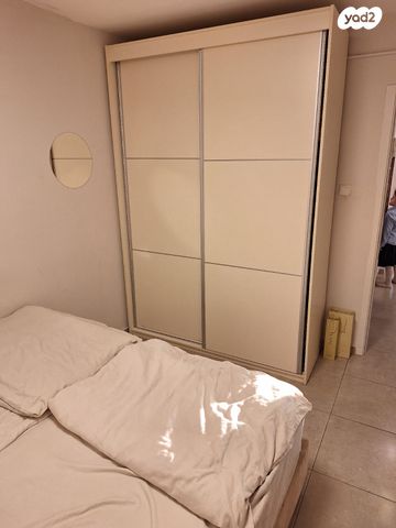 דירה, עמנואל אולסבנגר, ירושלים