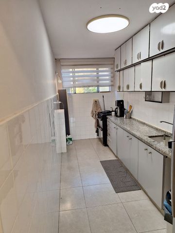 דירה, עמנואל אולסבנגר, ירושלים