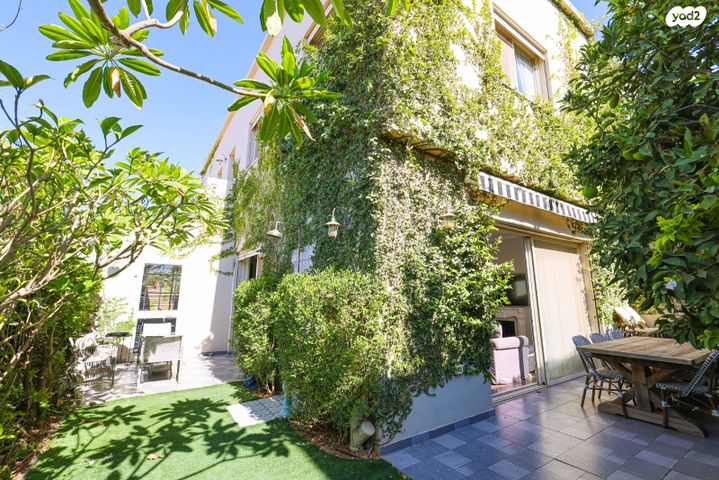 דו משפחתי, קדימה צורן