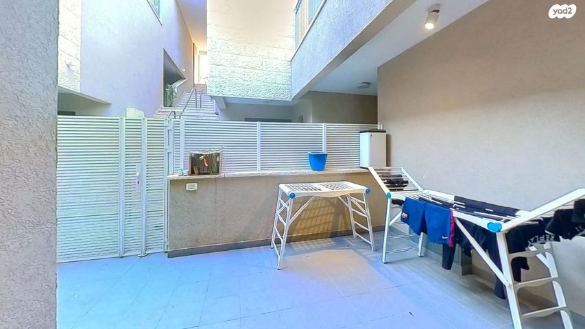 דירת גן, הברוש, קרני שומרון