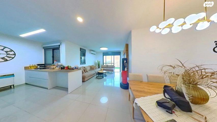 דירת גן, הברוש, קרני שומרון