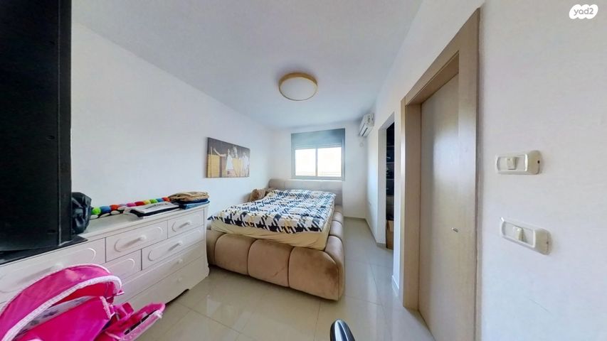 דירת גן, הברוש, קרני שומרון