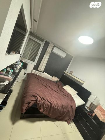 דירה, גיורא יוספטל, שקמים ואגמים, אשקלון