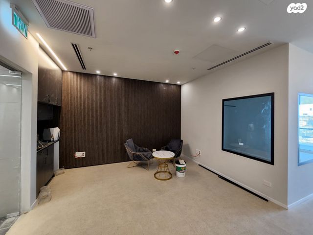 משרדים, הכישור, חולון