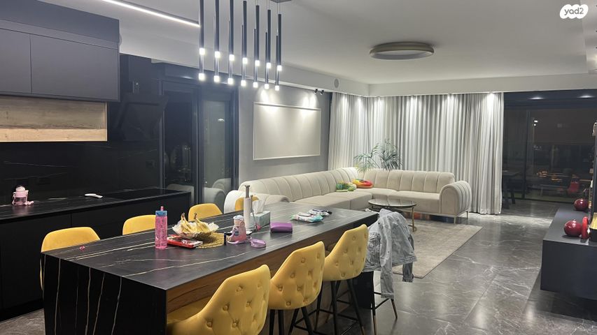 גג/ פנטהאוז, ענבים 4, רובע ט"ז, אשדוד