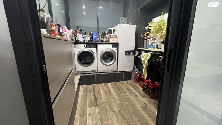 גג/ פנטהאוז, ענבים 4, רובע ט"ז, אשדוד