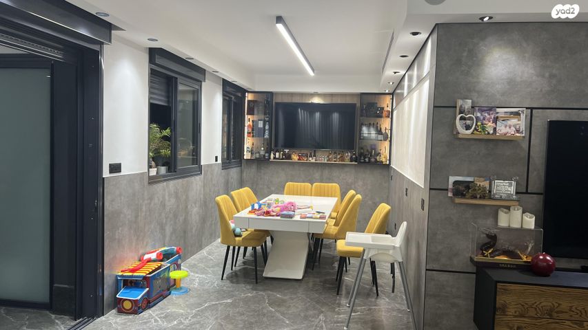 גג/ פנטהאוז, ענבים 4, רובע ט"ז, אשדוד