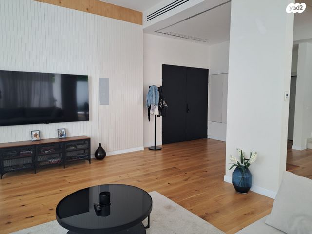 בית פרטי/ קוטג', קרית יערים, רמת השרון