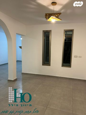 דו משפחתי, השבטים 31, גבעת ציון וגבעת הפרחים, אשקלון