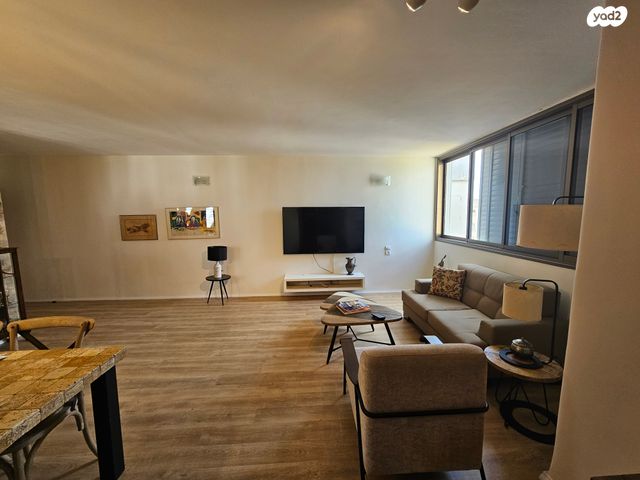 דירה, הנרייטה סולד, גבעת הזיתים, פסגת לוד, לוד