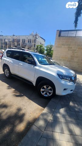 טויוטה לנד קרוזר