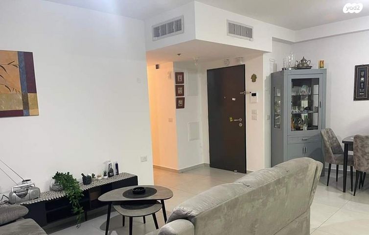 דירה, הכרמל 1, נאות שז"ר, יבנה