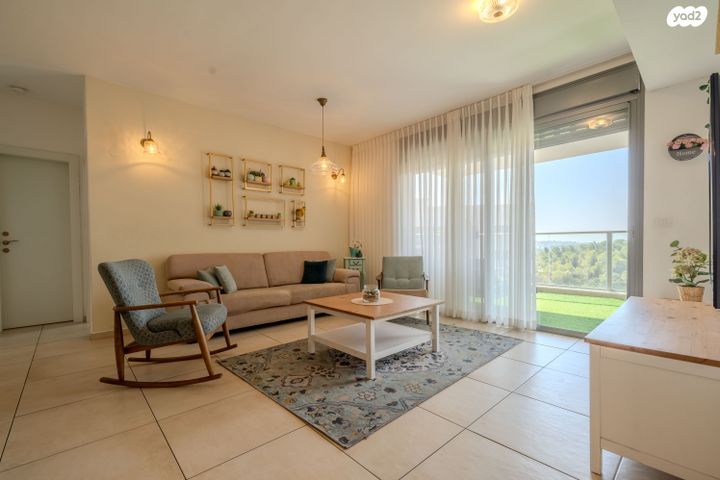 דירה, לוטם 33, הפרחים, חריש