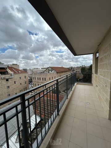 דירה למכירה בירושלים (תיווך) — 4