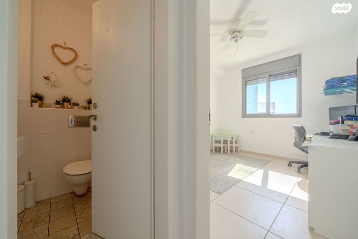 דירה, לוטם 33, הפרחים, חריש