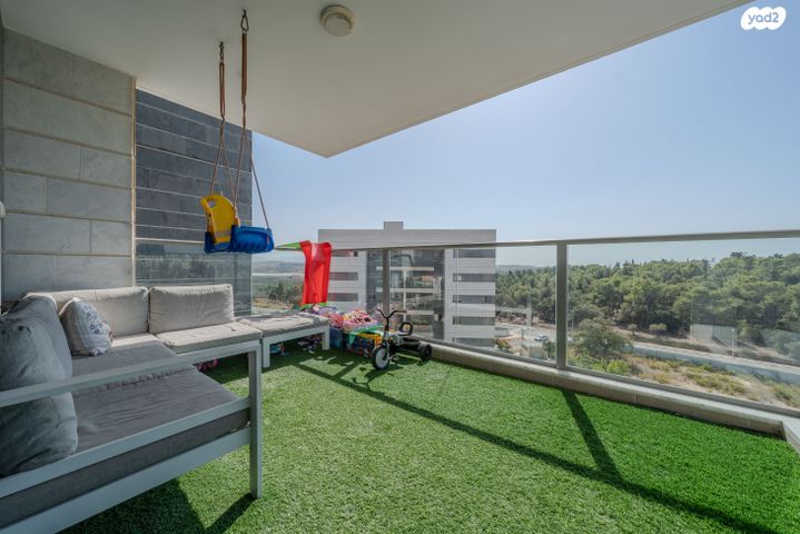 דירה, לוטם 33, הפרחים, חריש