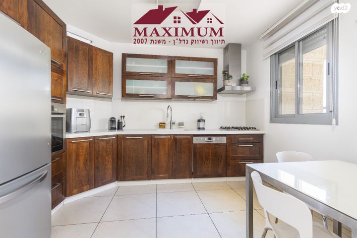 דירה, אליהו קורן, חומת שמואל, הר חומה, ירושלים