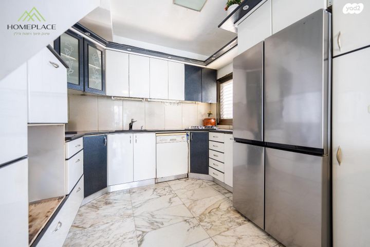 גג/ פנטהאוז, אחד העם 7, דרום מערב ותיק, בת ים