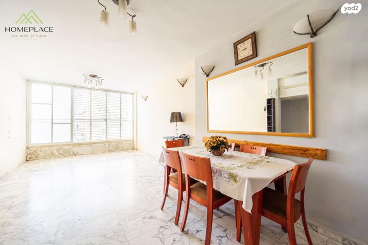 גג/ פנטהאוז, אחד העם 7, דרום מערב ותיק, בת ים